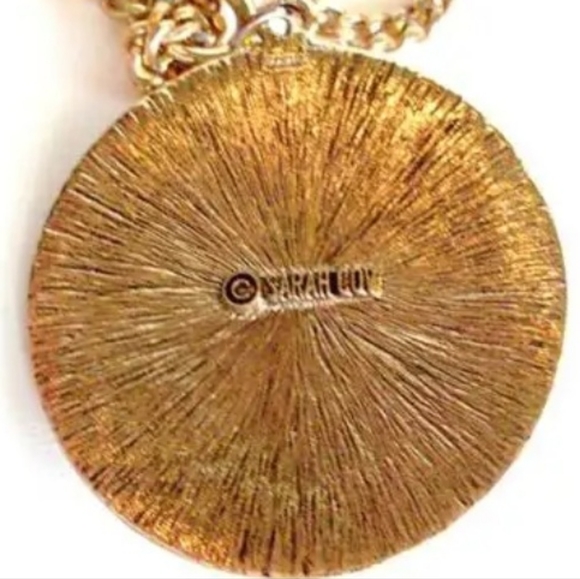 Vintage Sarah Coventry Medallion necklace - Picture 2 of 6